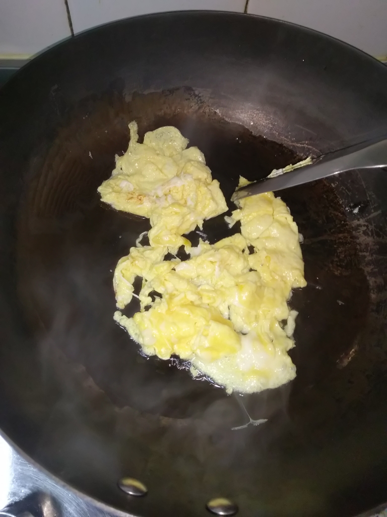 简单下饭的杭椒豆豉炒鸡蛋的做法 步骤3