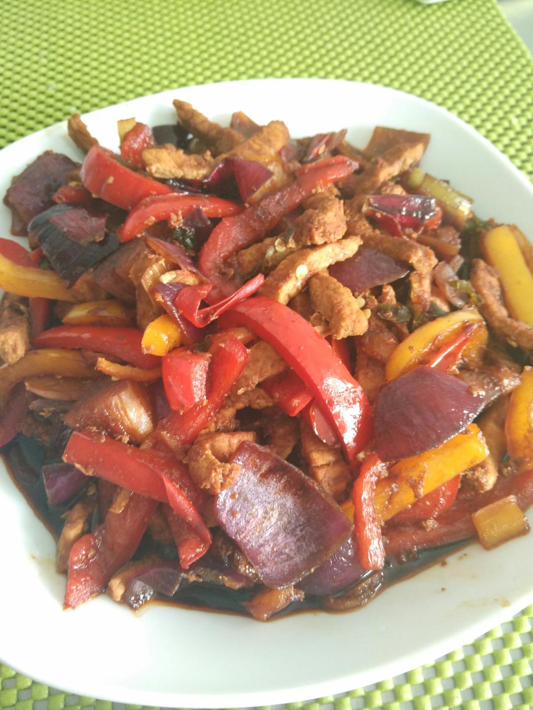 洋葱炒肉