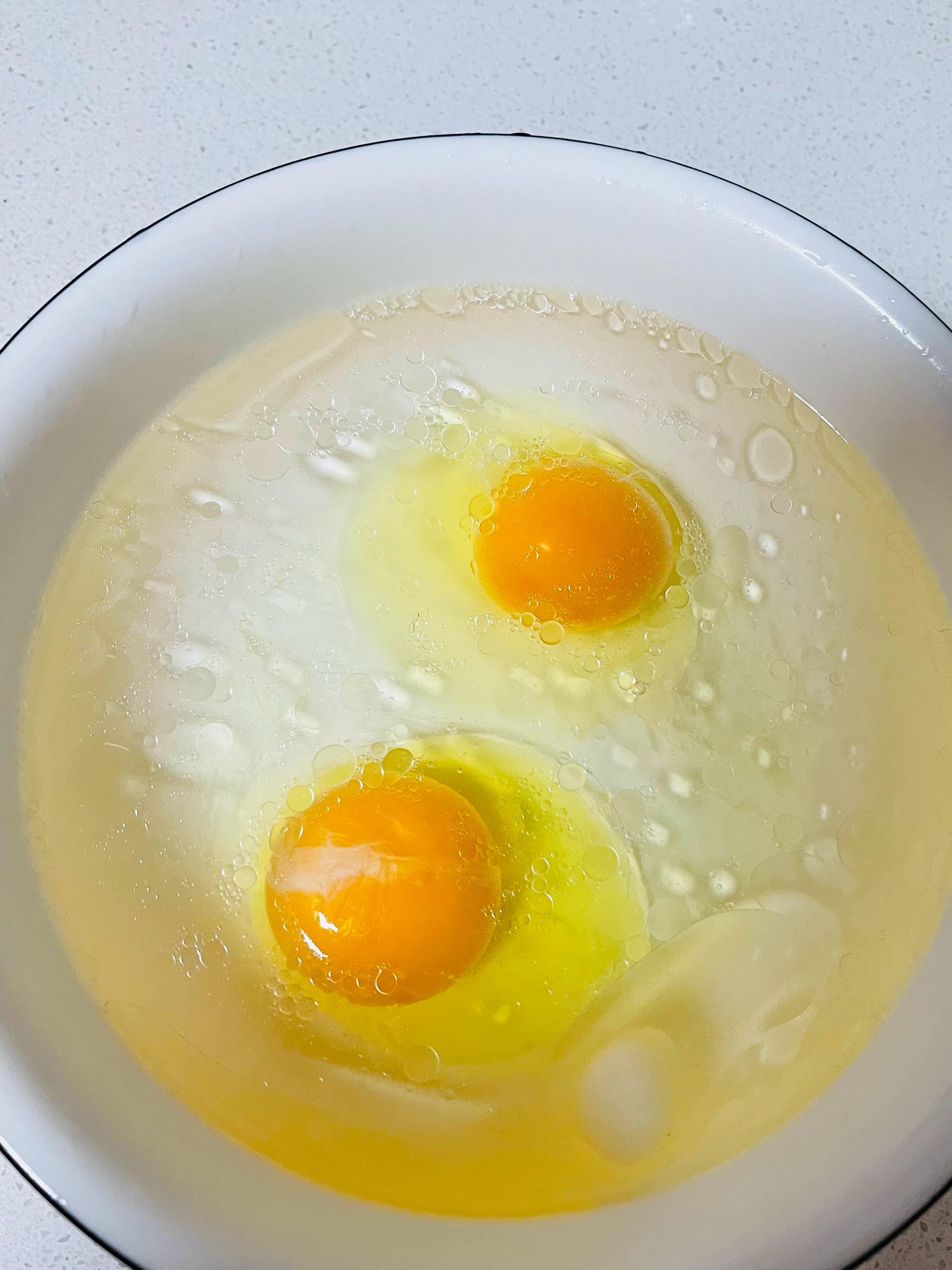 快手早餐—水铺蛋（微波炉版）的做法 步骤2