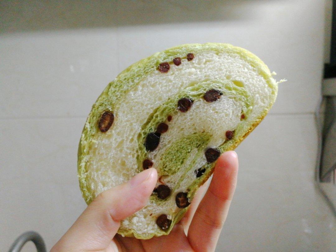 抹茶双色哈斯面包，红豆欧包
