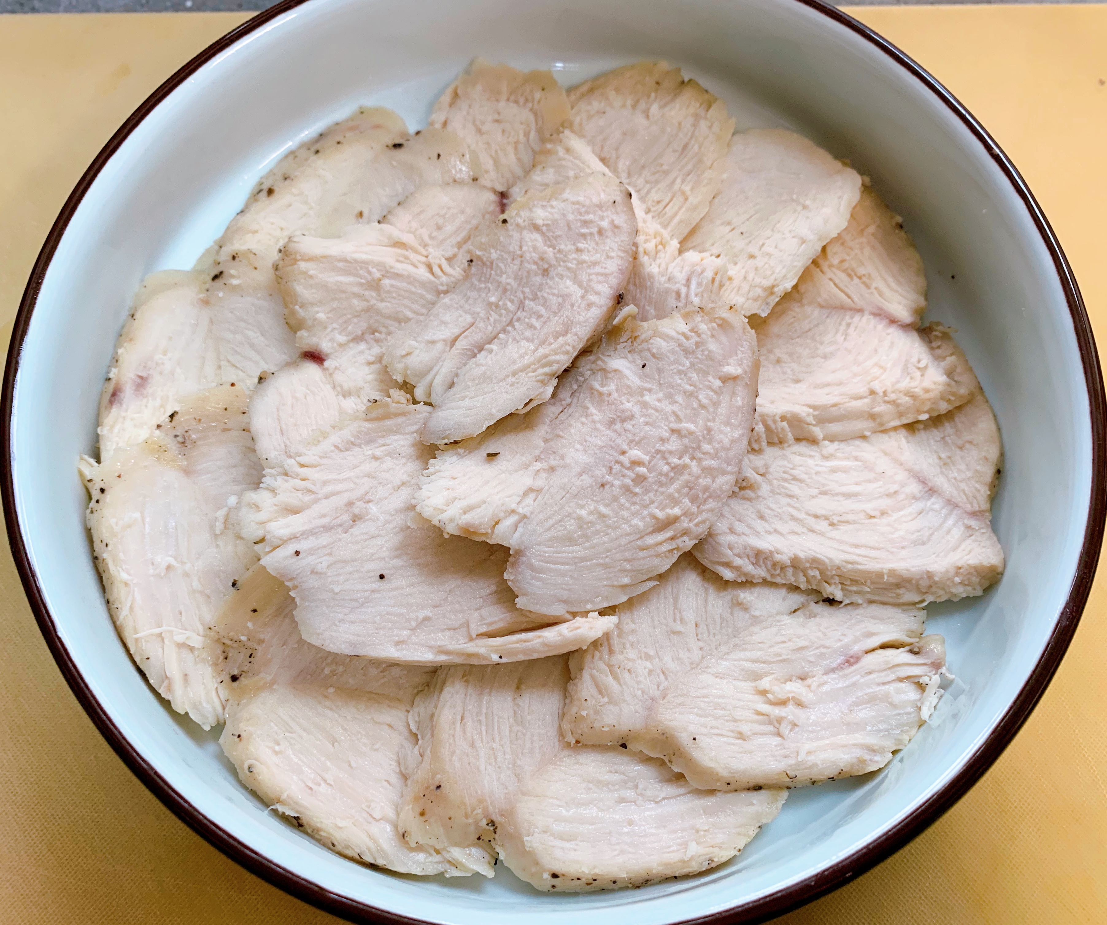 蒜泥低温鸡胸肉减脂版蒜泥白肉口水鸡的做法步骤图