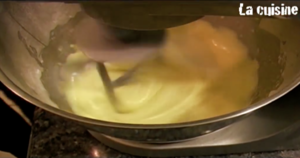 莫妮卡美食厨房 - 金枪鱼香葱奶酪糕的做法 步骤3