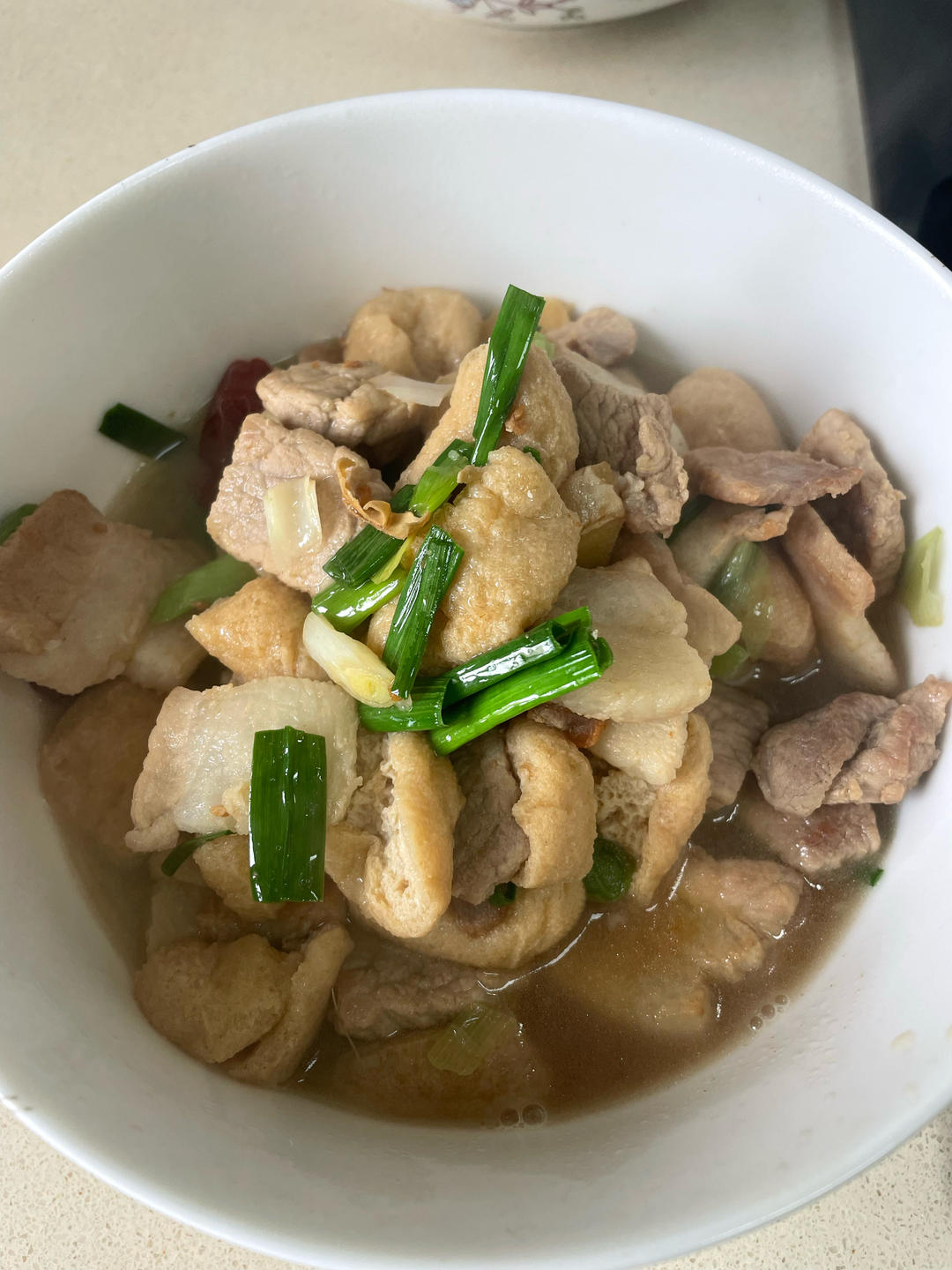 五花肉烧油豆腐