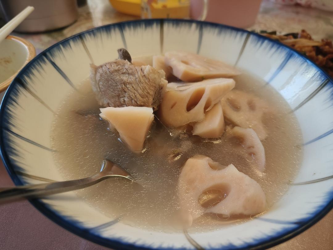 正宗湖北莲藕排骨汤