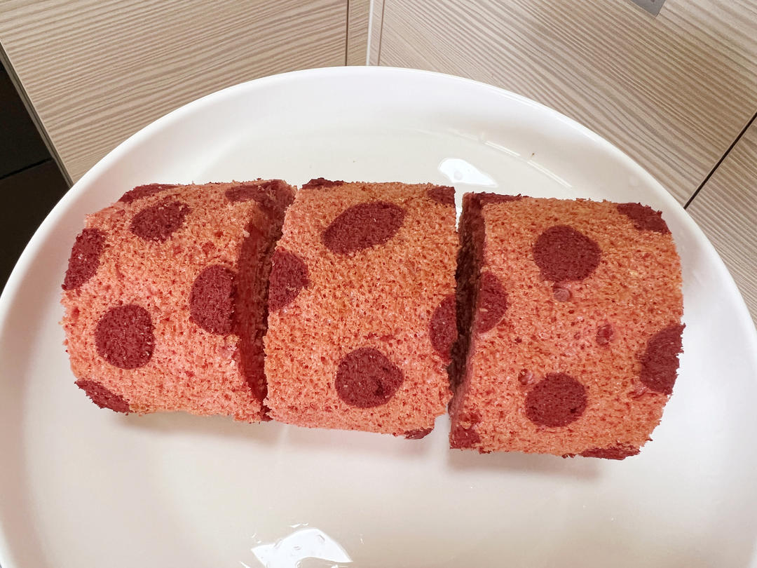 粉红少女心🔥红丝绒波点咸奶油蛋糕卷