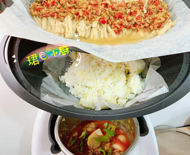 小美·一锅三菜                            大盘鸡＋蒸米饭＋剁椒金针菇的做法