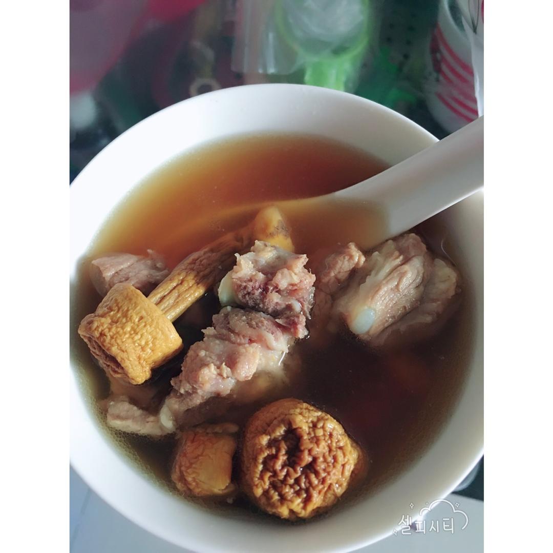 松茸排骨汤