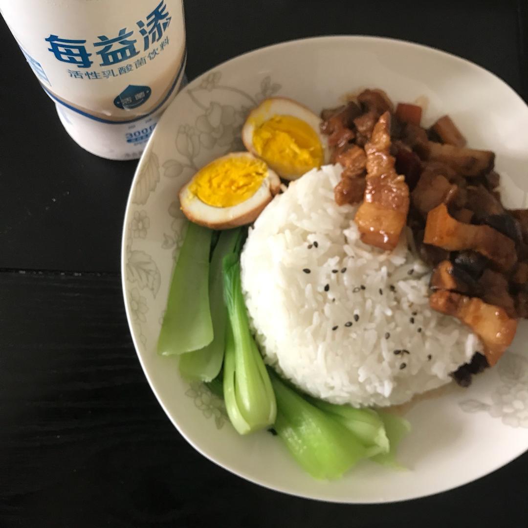 洋葱酥卤肉饭