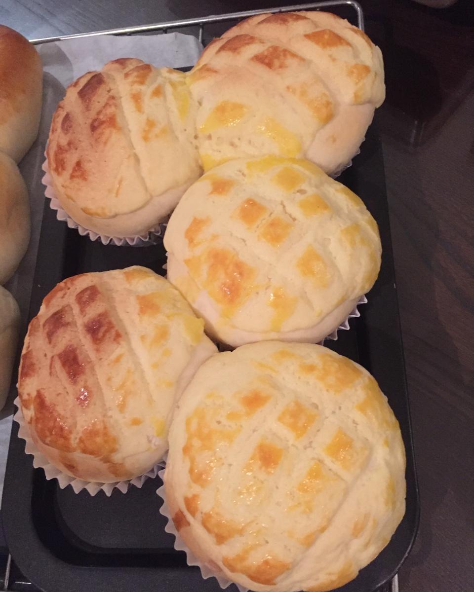 好吃到炸裂的港式菠萝包（附带制作酥皮的小视频）
