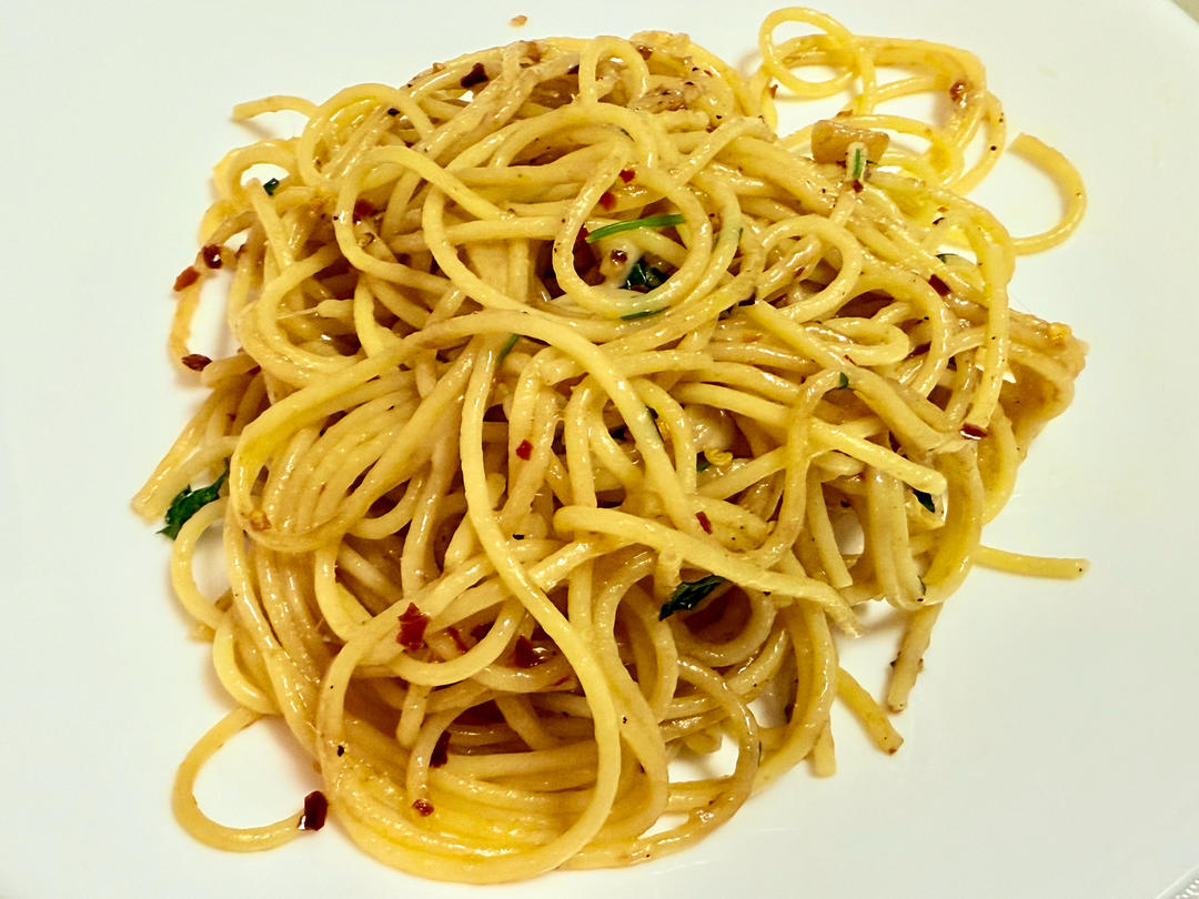 凤尾鱼蒜香芝士意大利面的做法