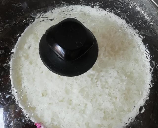简单蒸锅大米饭的做法