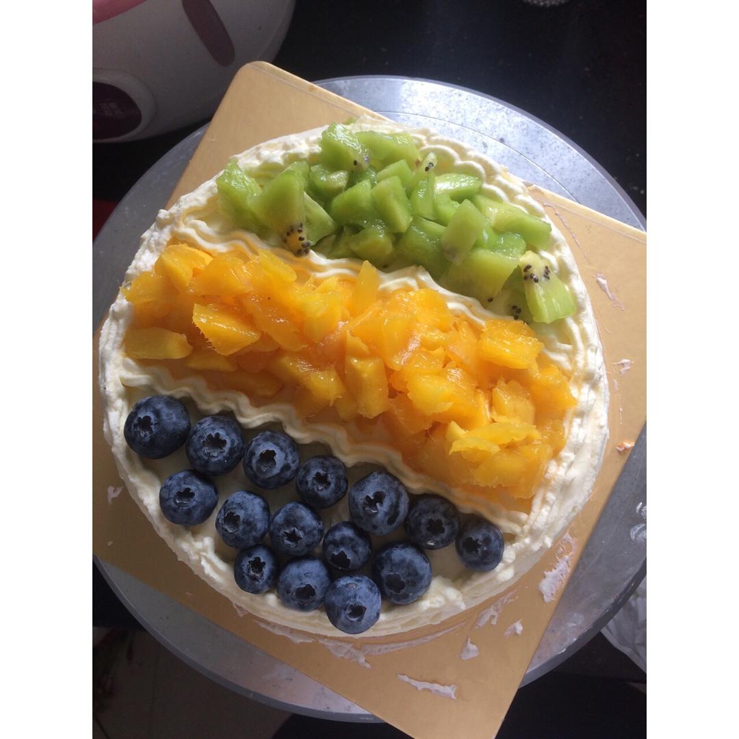 奶油水果装饰蛋糕