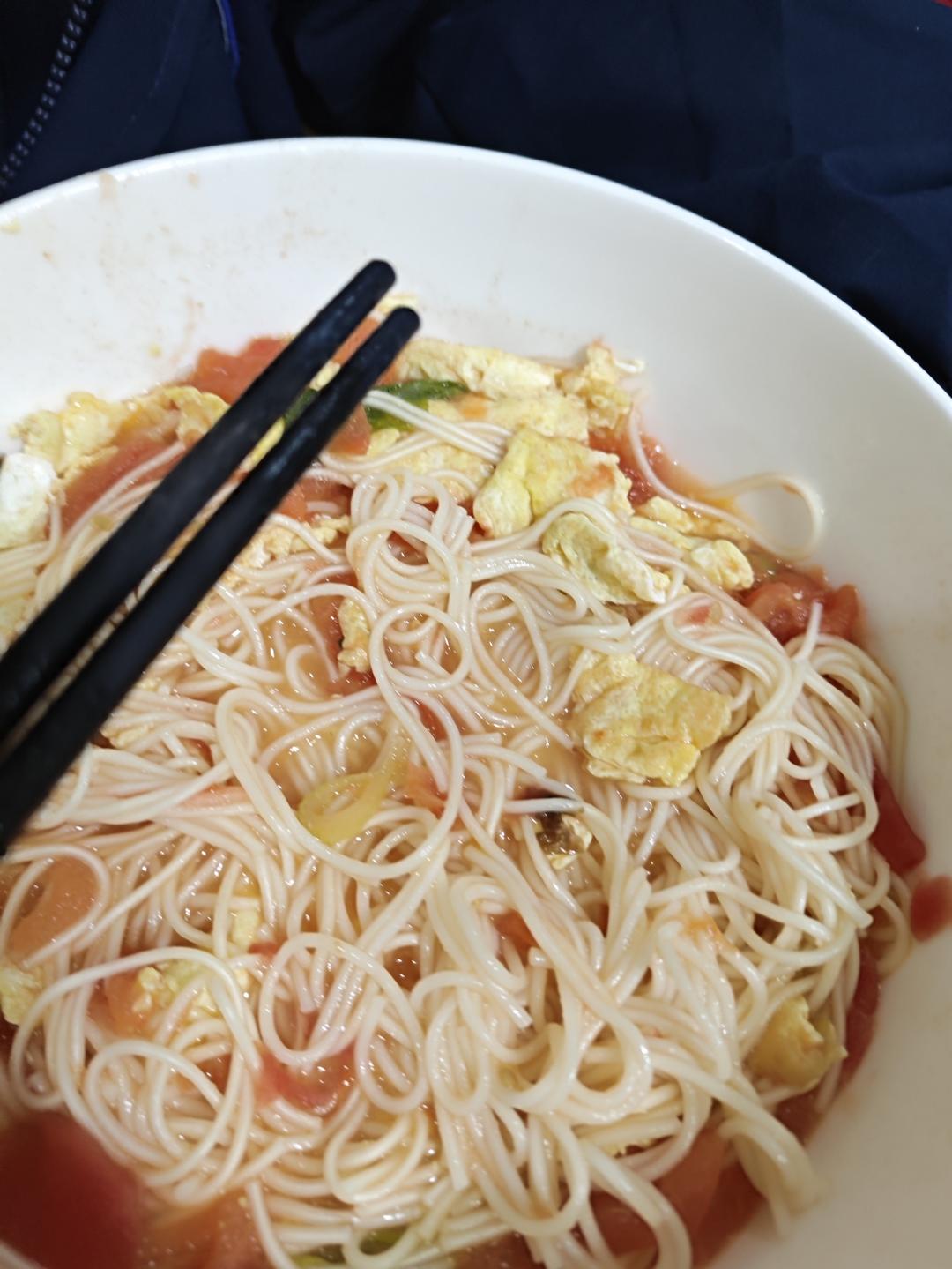 汤都要喝光的西红柿鸡蛋面