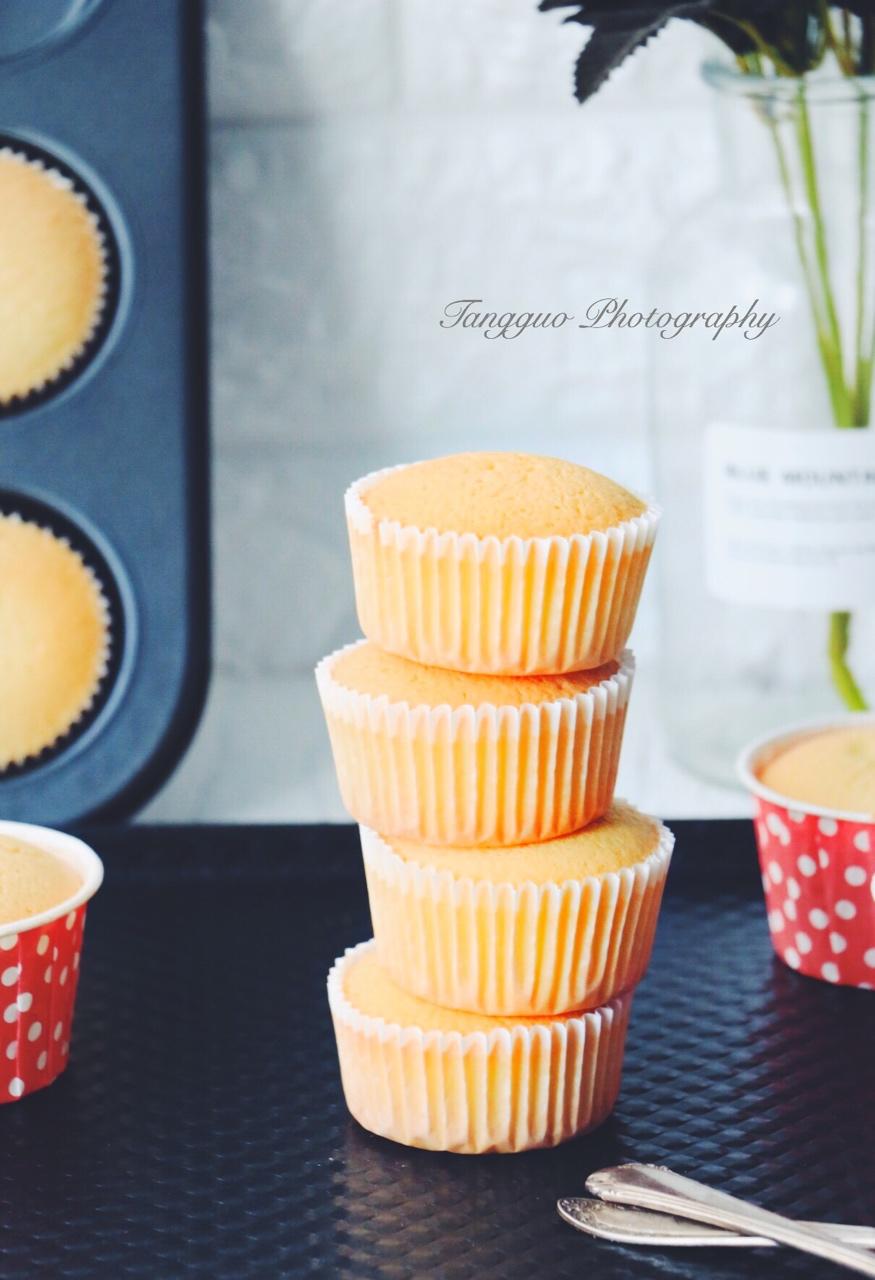 糖果的小屋做的海绵纸杯蛋糕