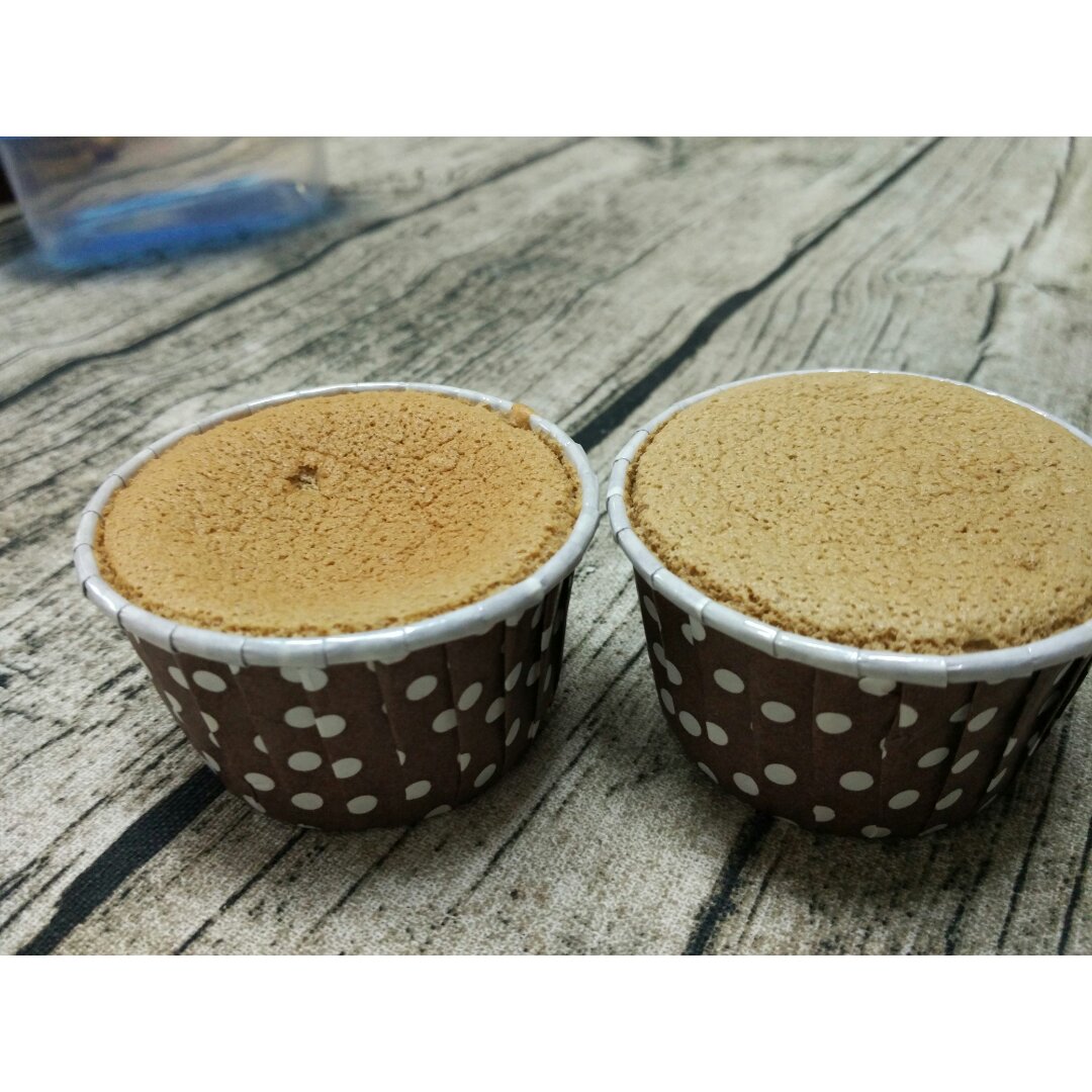 超润可可纸杯蛋糕