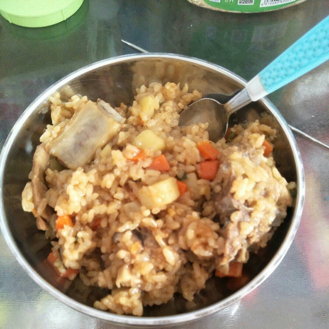 喷香排骨焖饭（爆好吃）