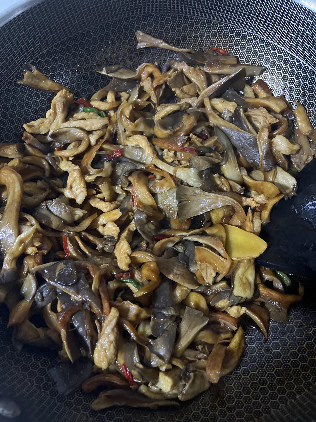 平菇炒肉（鲜香）