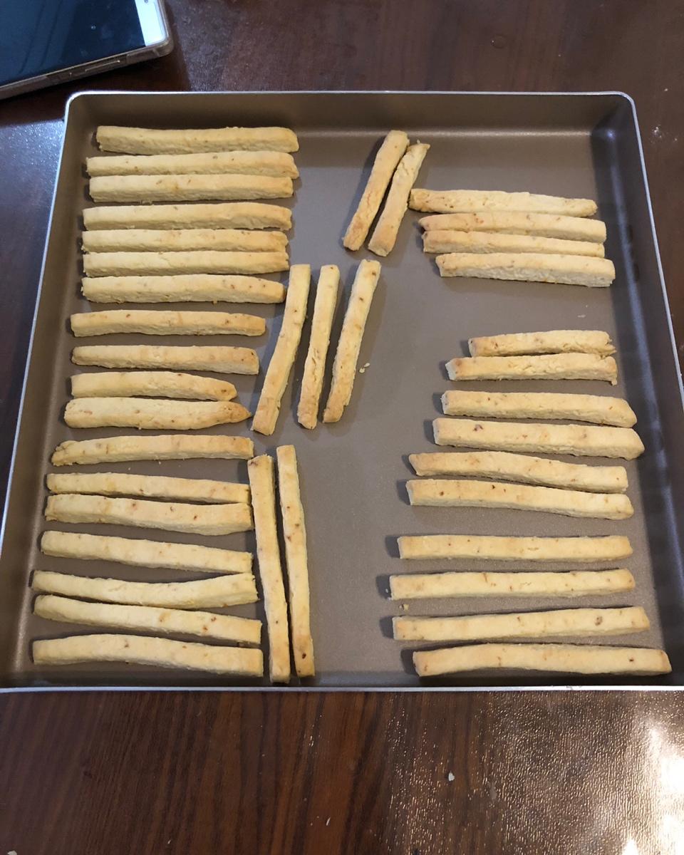 新年伴手礼：柠檬香脆棒饼干