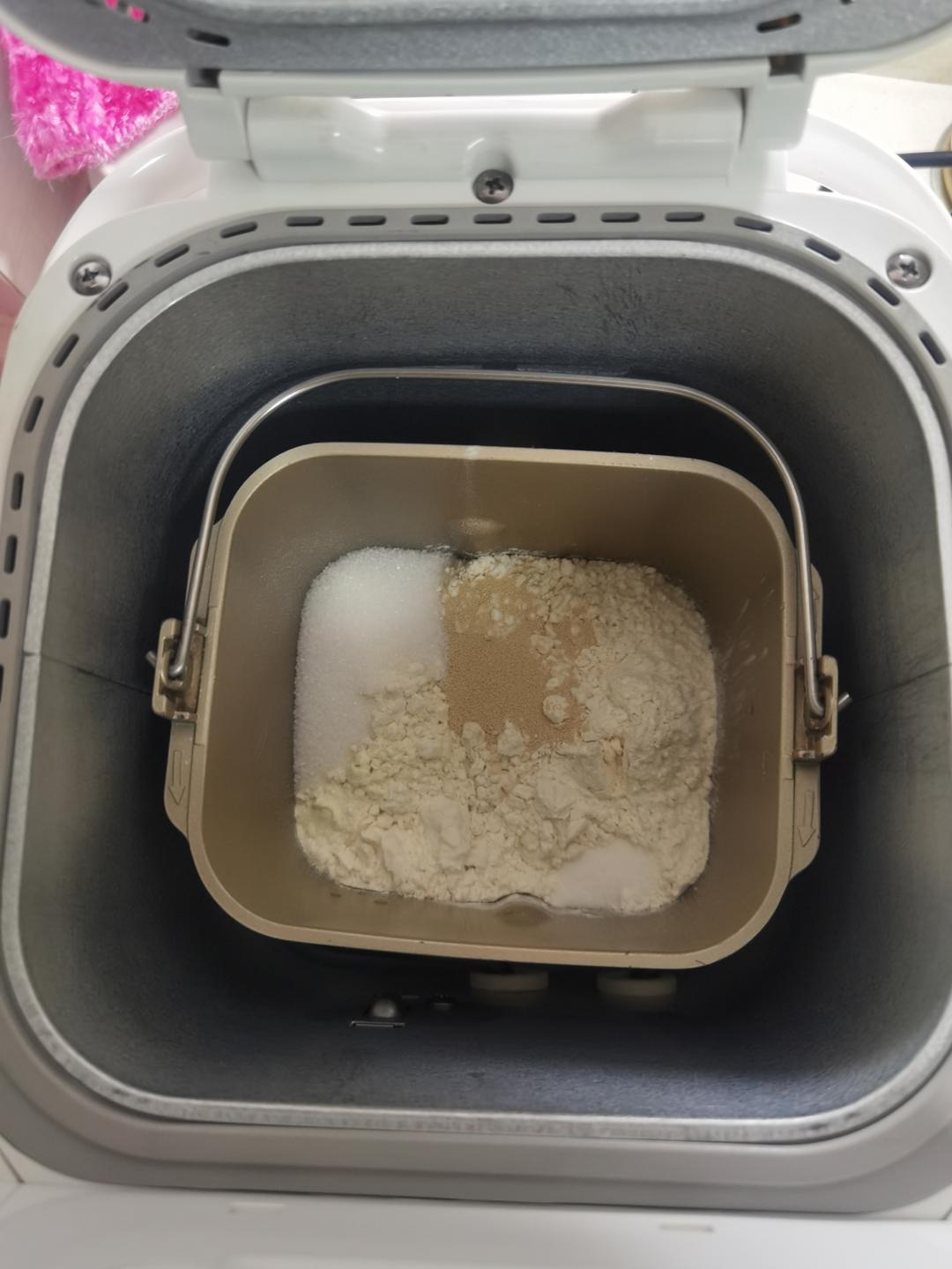 纯奶手撕吐司的做法 步骤1