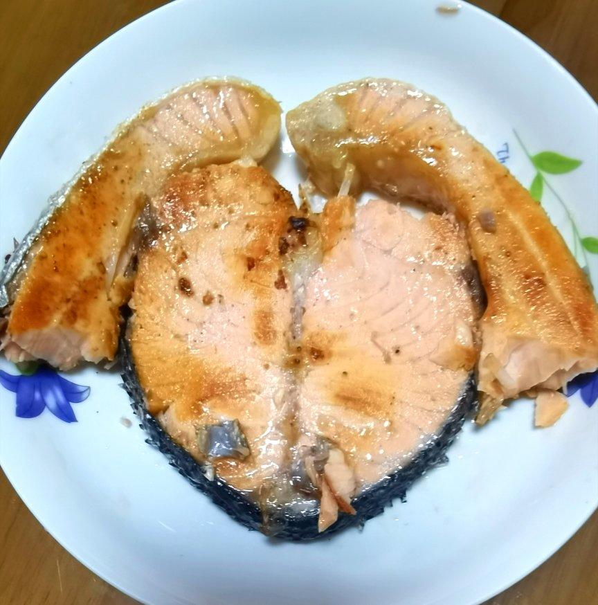 柠檬香煎三文鱼