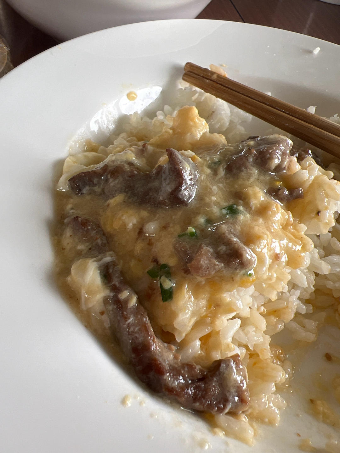 滑蛋牛肉（碟头）盖浇饭（丼）