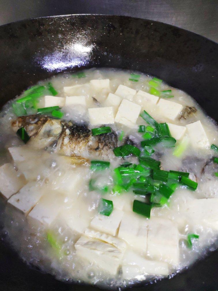 鲫鱼豆腐汤