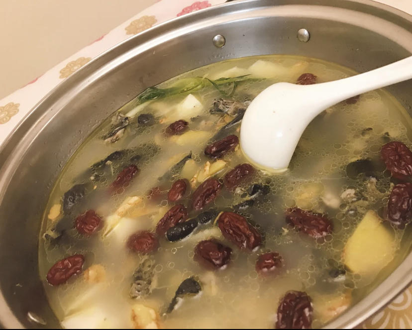 山药红枣枸杞乌鸡汤