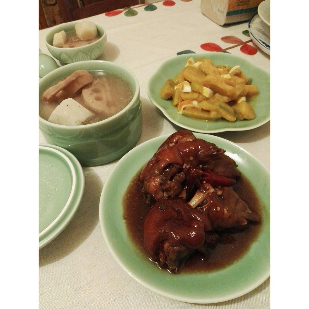 美味的家常菜：红烧猪蹄