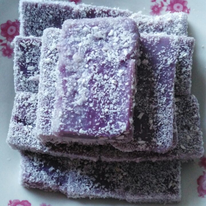 美味的紫薯凉糕