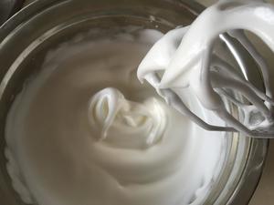 无油酸奶奶油戚风卷～家常版的做法 步骤6