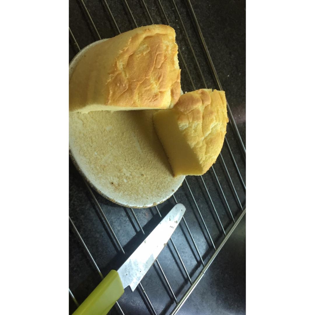 超简单完美戚风蛋糕（6寸2蛋）附打发、翻拌、脱模视频