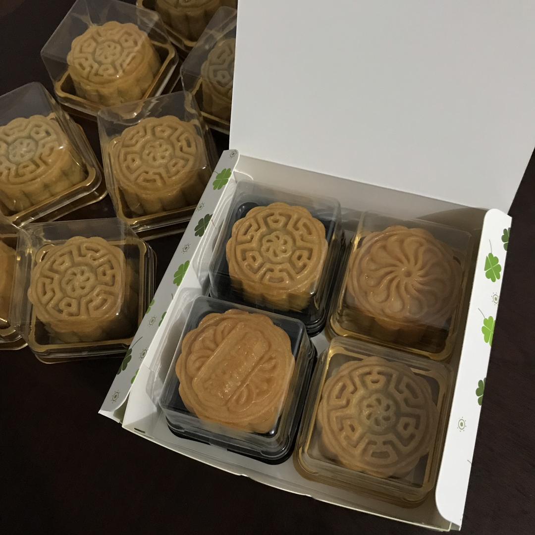 广式月饼——蛋黄莲蓉月饼
