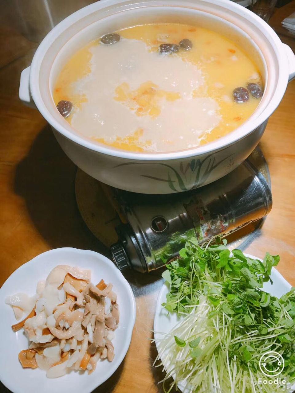 当归红枣党参鸡汤