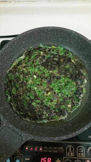 紫菜煎蛋的做法 步骤4