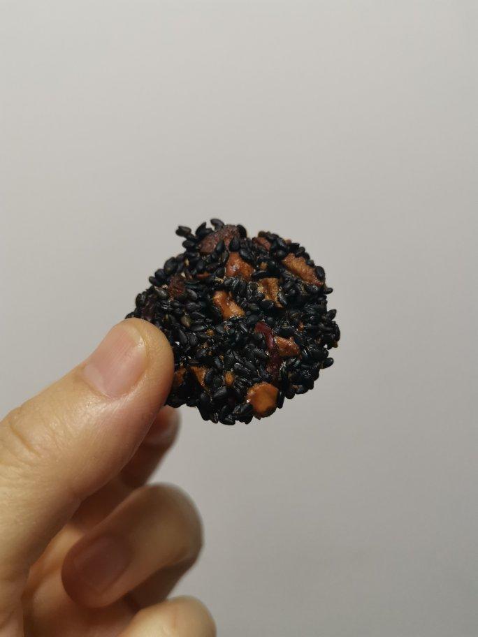 无油无蔗糖养生小零食，芝麻红枣核桃脆饼