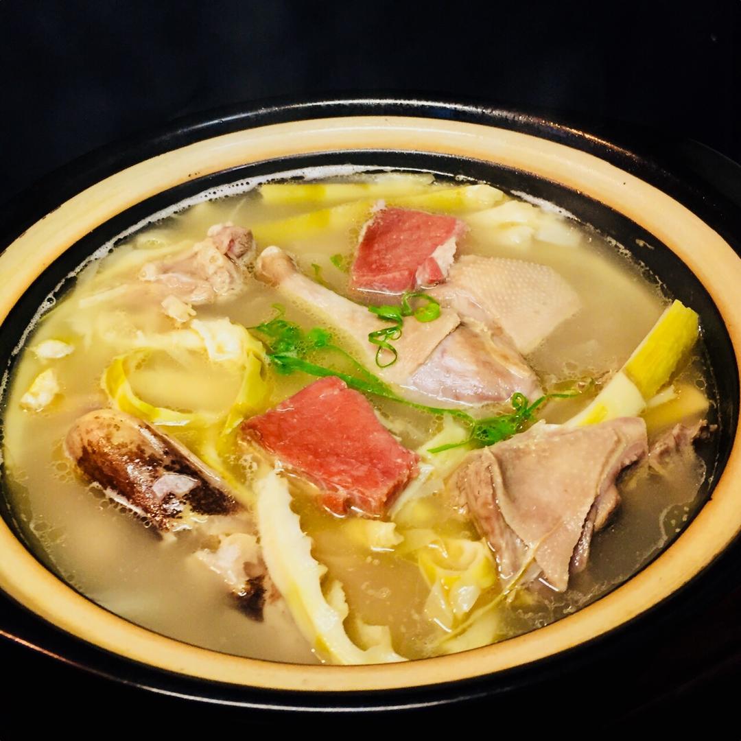 火腿笋干老鸭煲 #晚餐2017年11月12日##那些随意的家常小菜##我眼中的