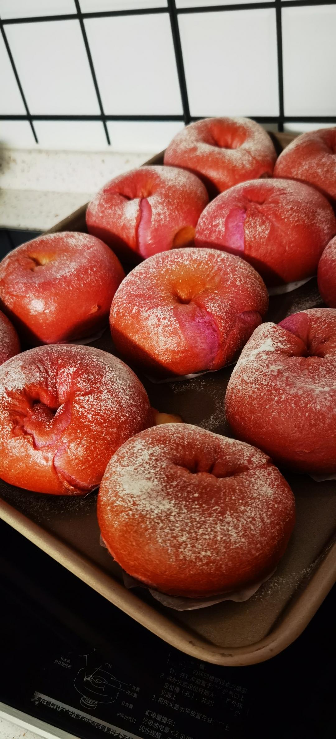 更适合大众口味，肉松芝士软贝果