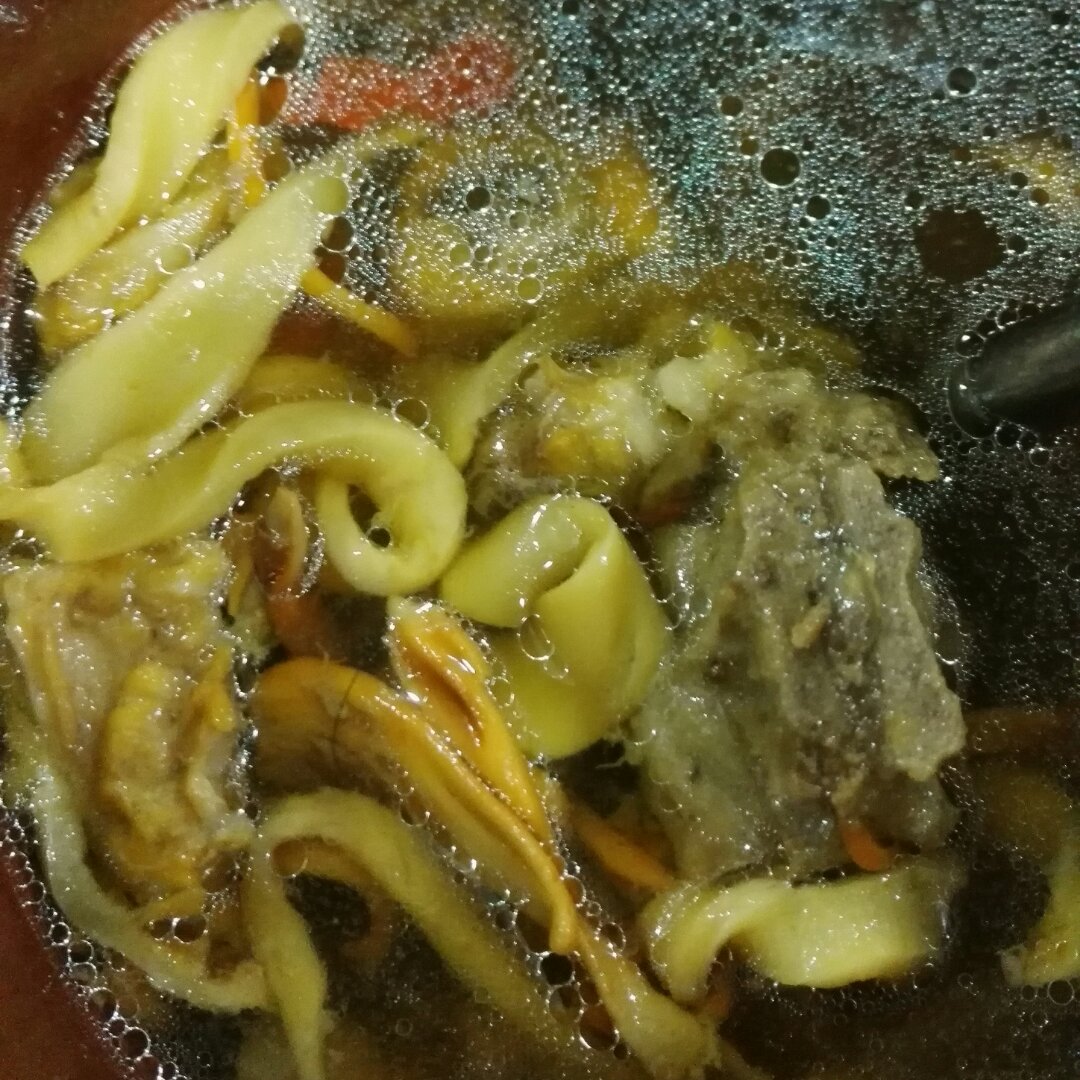 花胶虫草花炖排骨