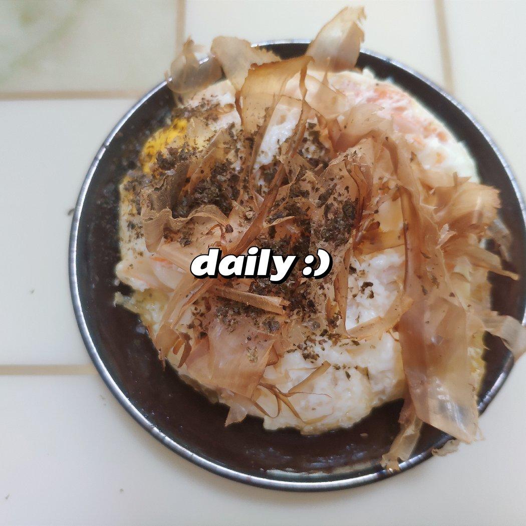 只需摆好材料去微波！惊艳全家的早餐端上桌：香肠奶酪烘蛋