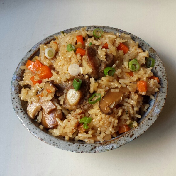 喷香排骨焖饭（爆好吃）