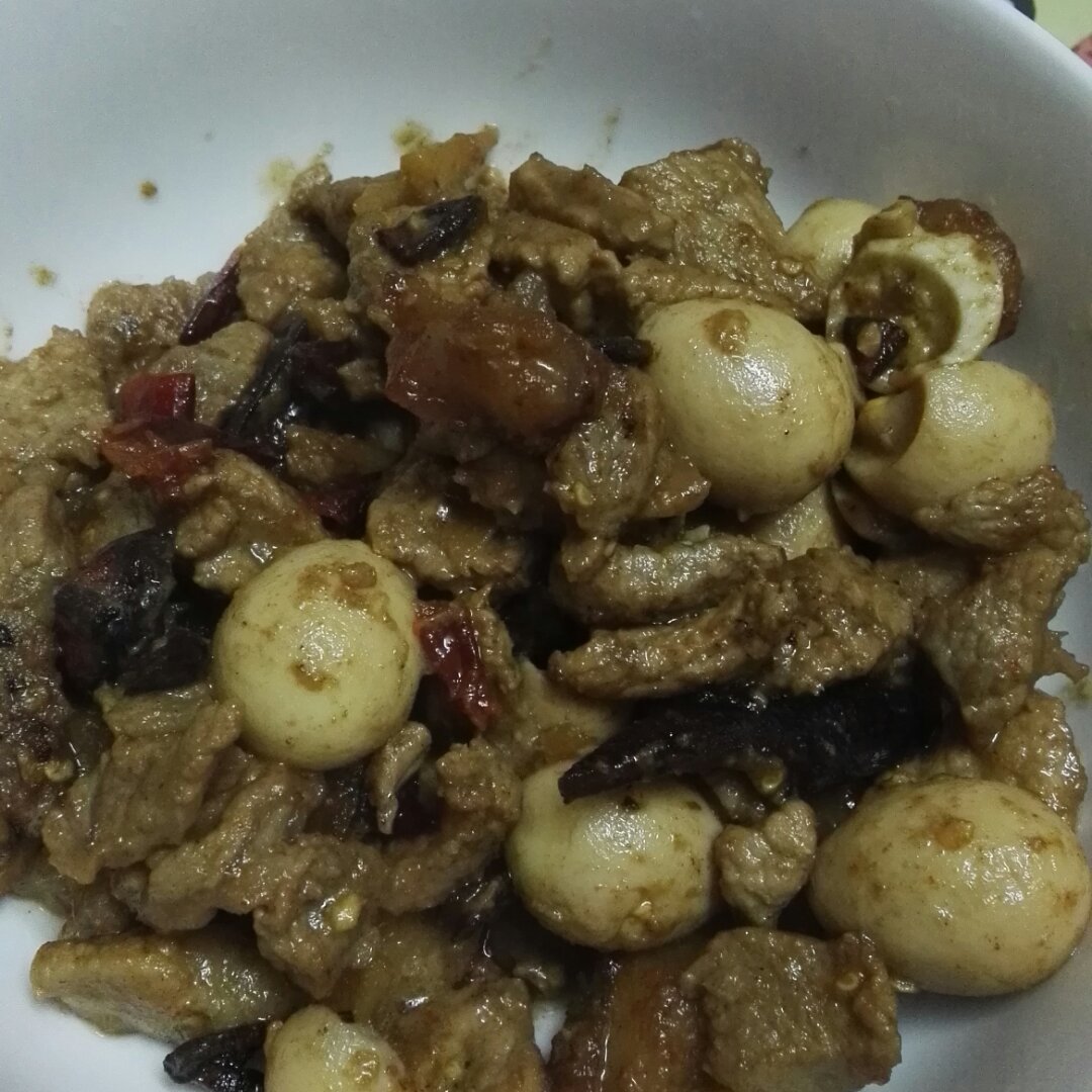 鹌鹑蛋烧肉