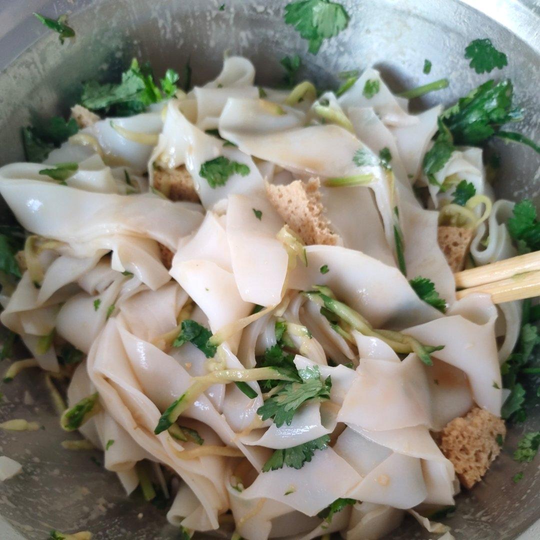 凉皮-家庭自制（告诉你自己做更劲道的秘诀）