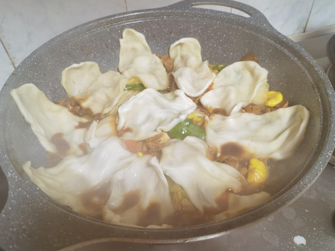 地锅鸡，教你贴饼子好吃的小技巧~