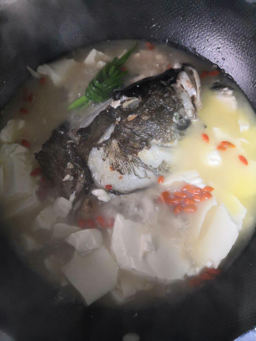 鱼头豆腐汤