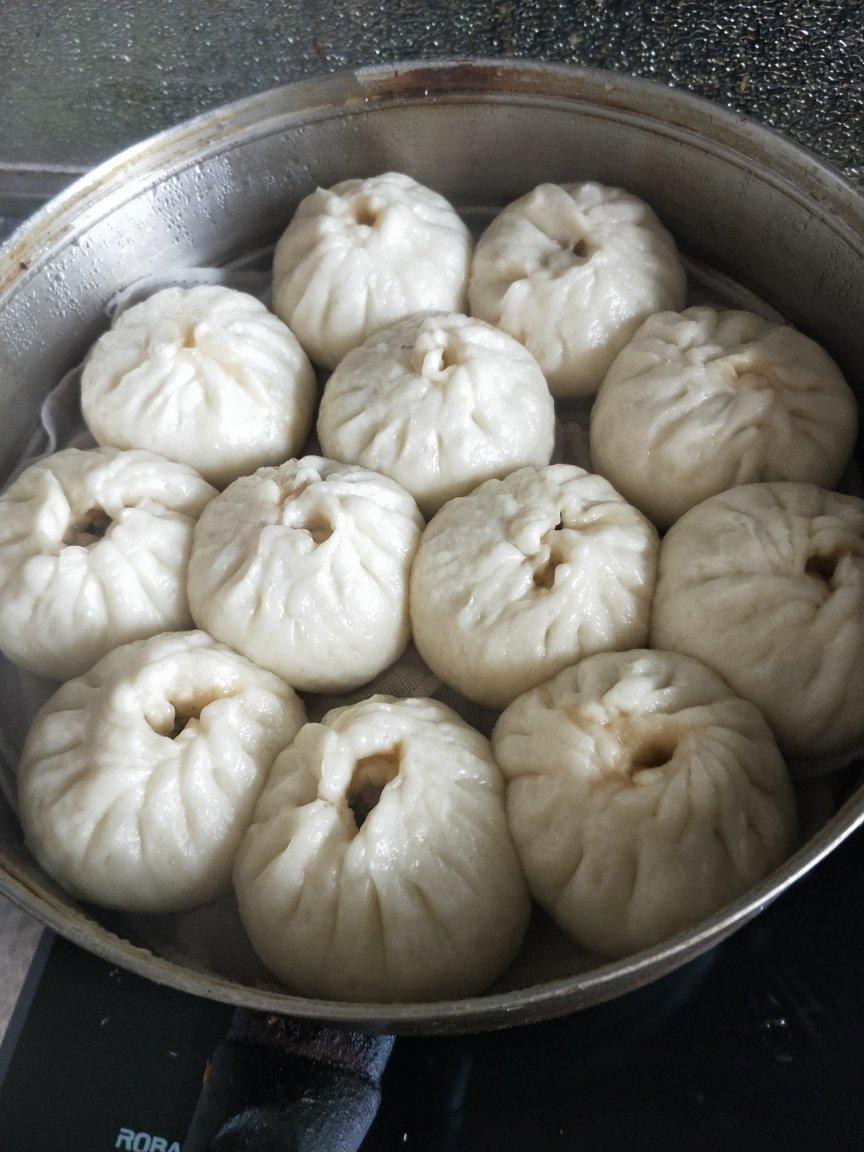 卤肉包