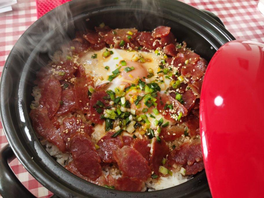 正宗广式腊味煲仔饭