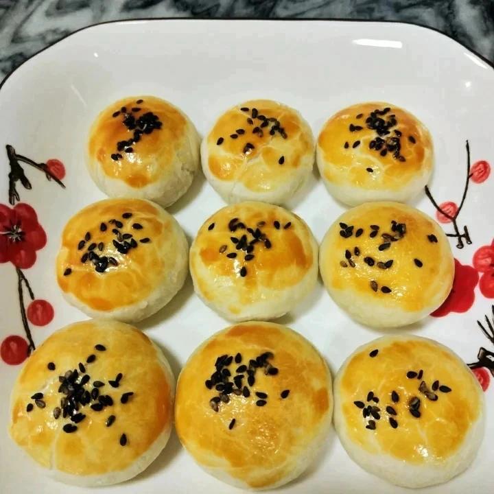 这么薄的皮，这么多的馅儿~~ | 金黄香酥的栗子肉松饼