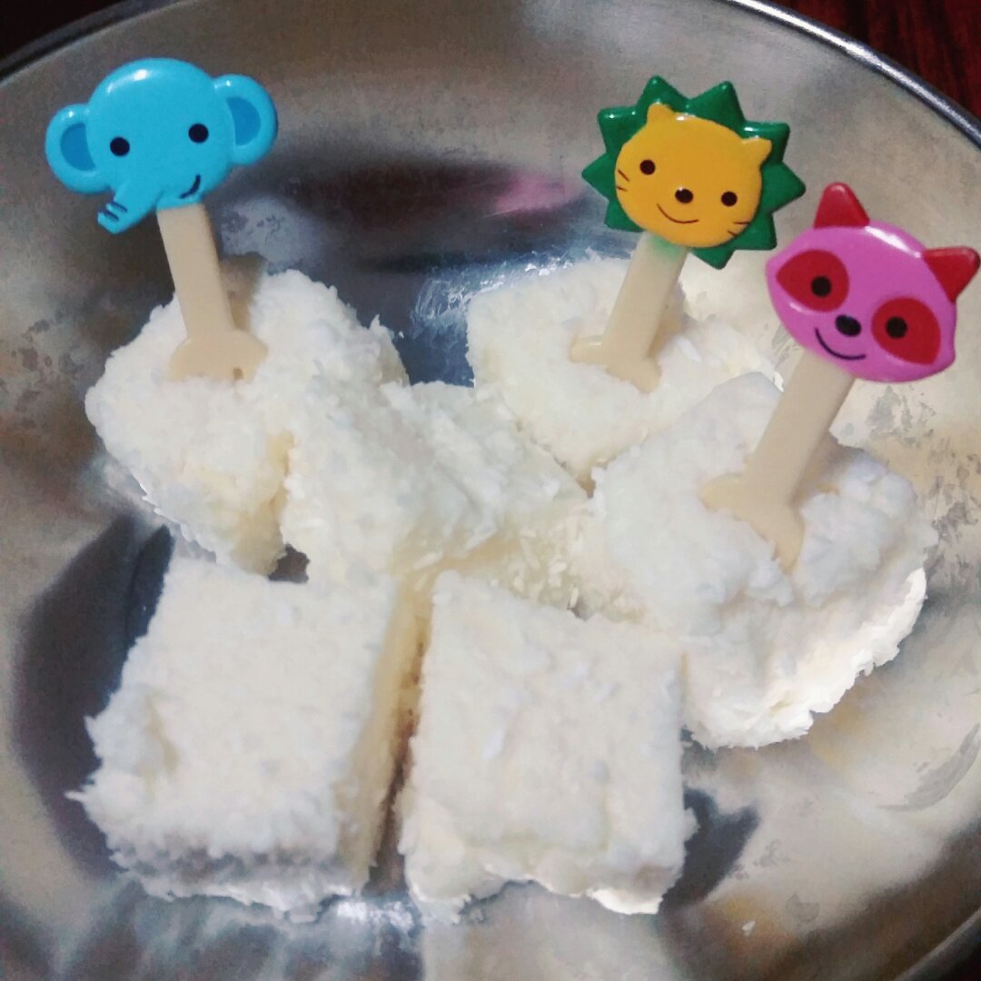 椰丝牛奶小方糕