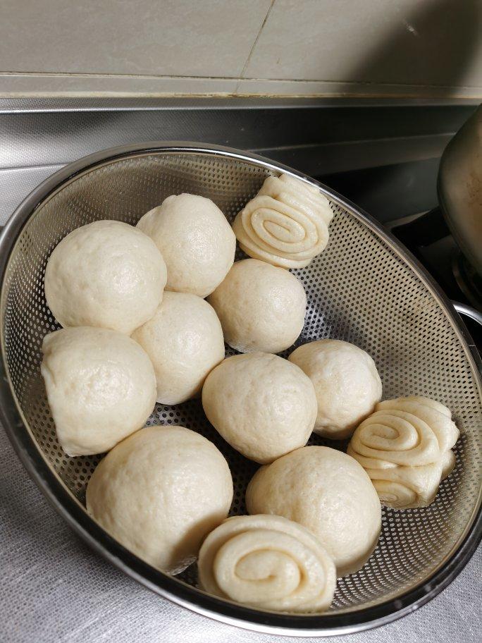 松软有嚼劲的奶香馒头