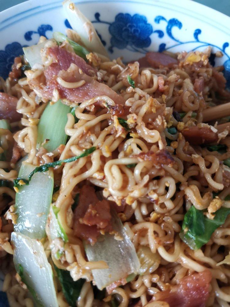 🍜泡面神仙吃法❗️巨销魂的鸡蛋火腿炒泡面